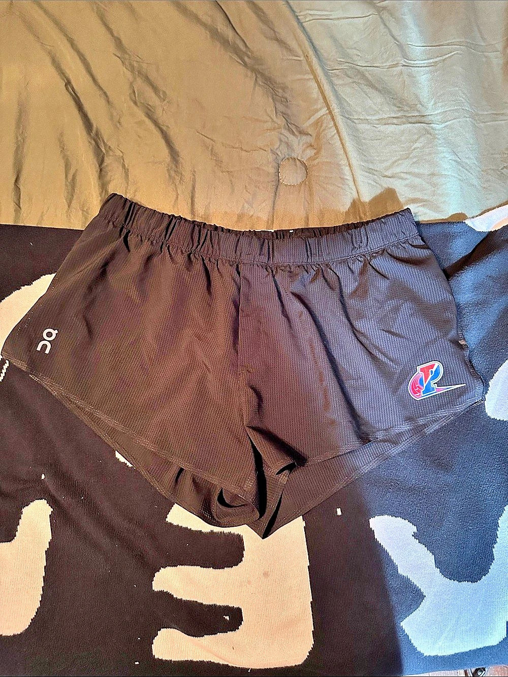 On Performance Shorts Athletic Shorts in Black XL